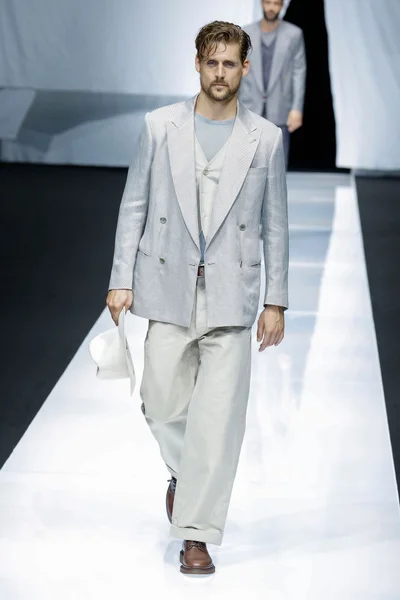 Look 4